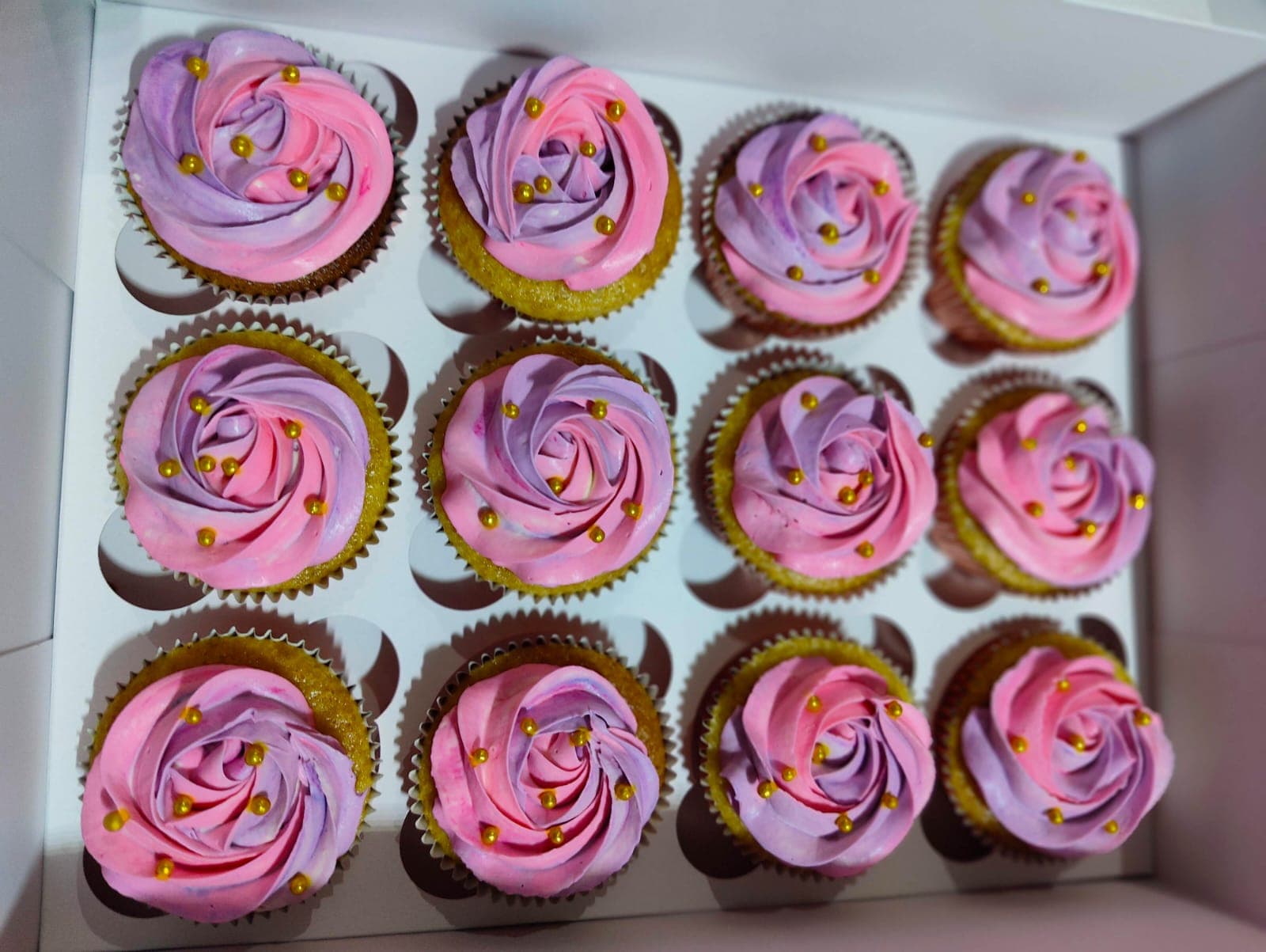 Cupcakes cake design 2