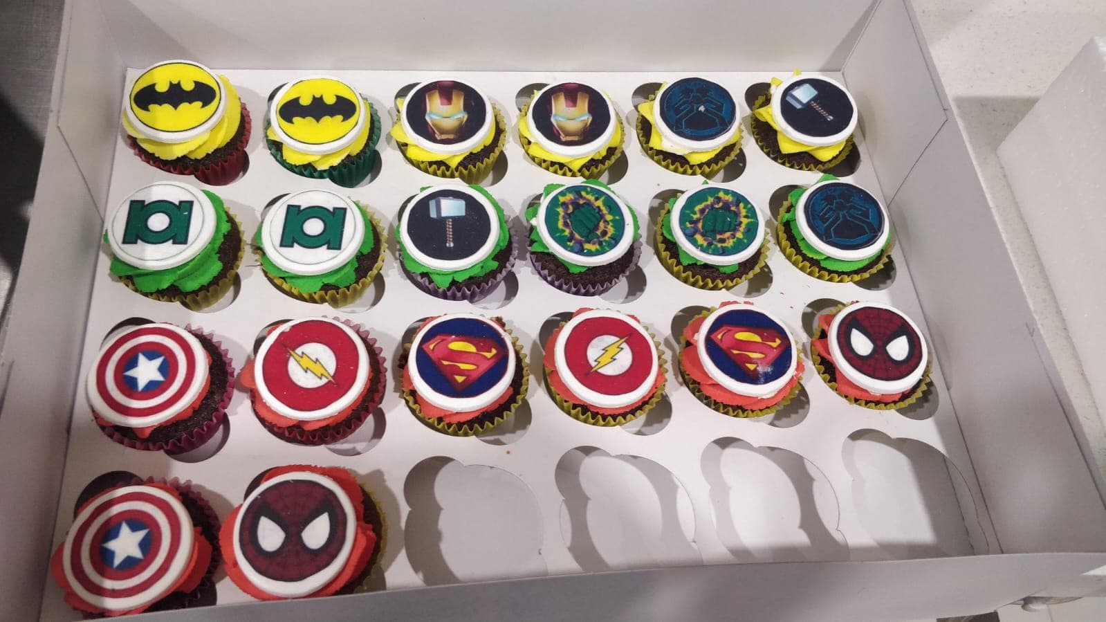 Cupcakes cake design 10