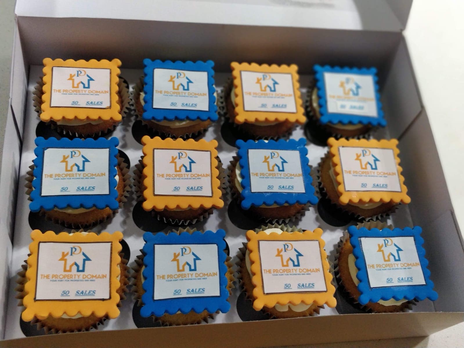 Cupcakes cake design 11